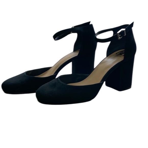 GIANNI BINI WOMENS BLACK FAUX SUEDE CHUNKY HEELS  EUC SIZE 10 - Picture 1 of 7